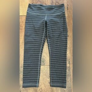 Lululemon Womens wunder under crop leggings Sz 4